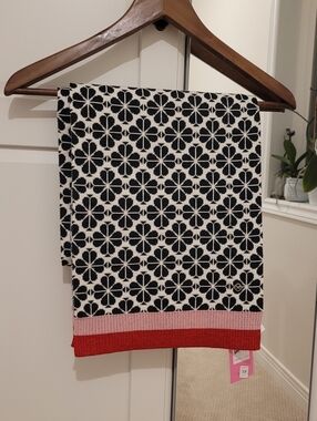 Kate Spade New York NWT Knit Metallic Glitter Stripe Spade Flower Scarf